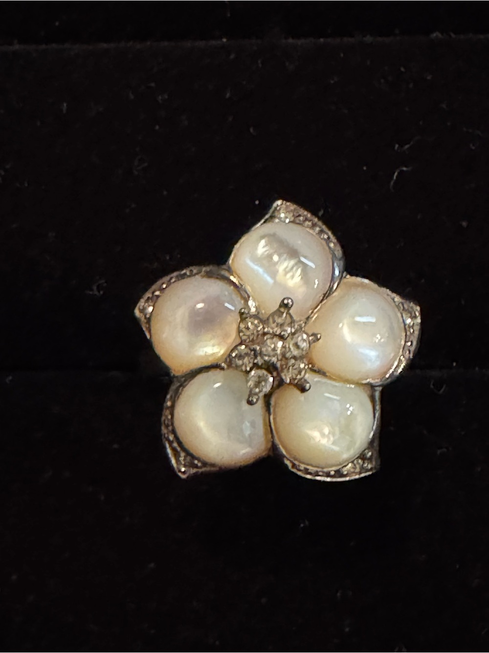 Vintage Sterling Silver Flower Ring in Cream with Crystal Accents (Size 8)